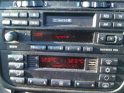 enter volkswagen crosspolo radio code