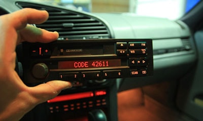 enter alfa romeo 159 sw radio code